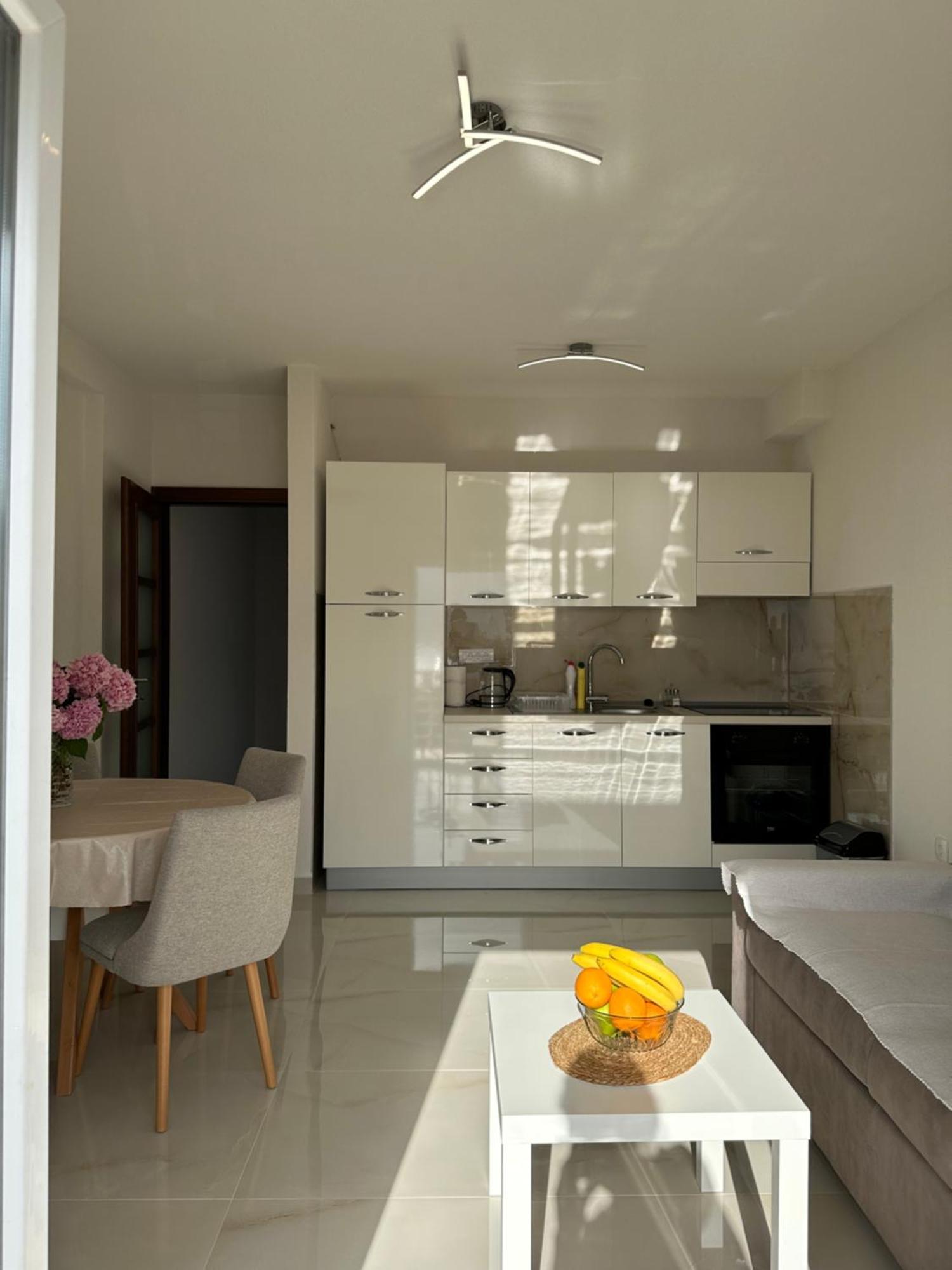 Sunny Apartment Kotor Eksteriør billede