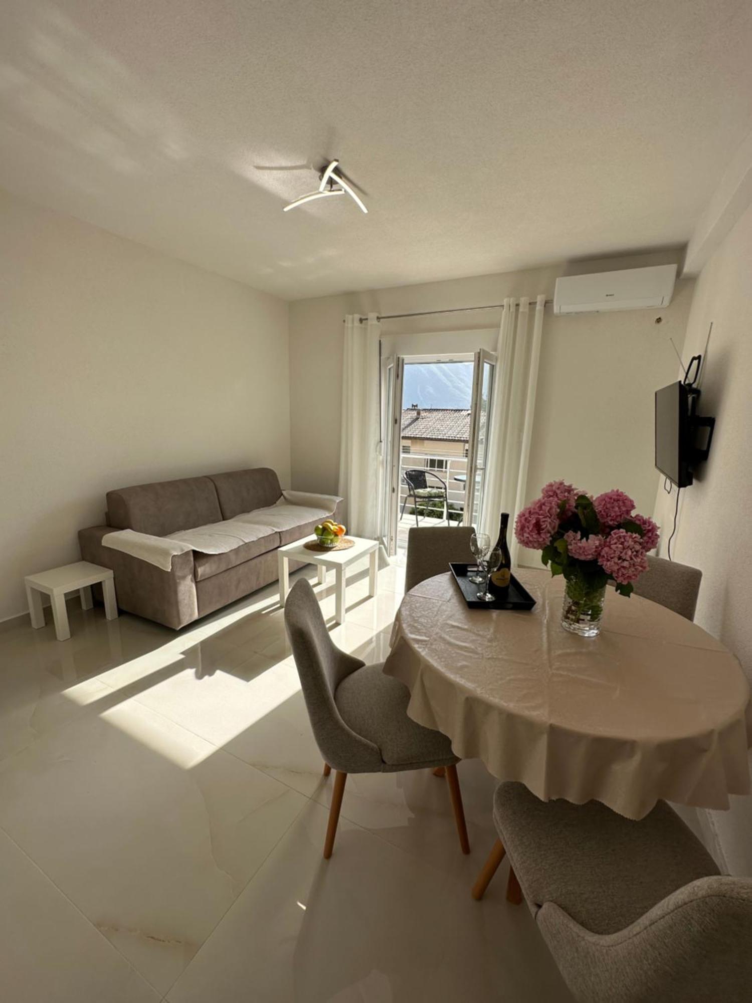 Sunny Apartment Kotor Eksteriør billede