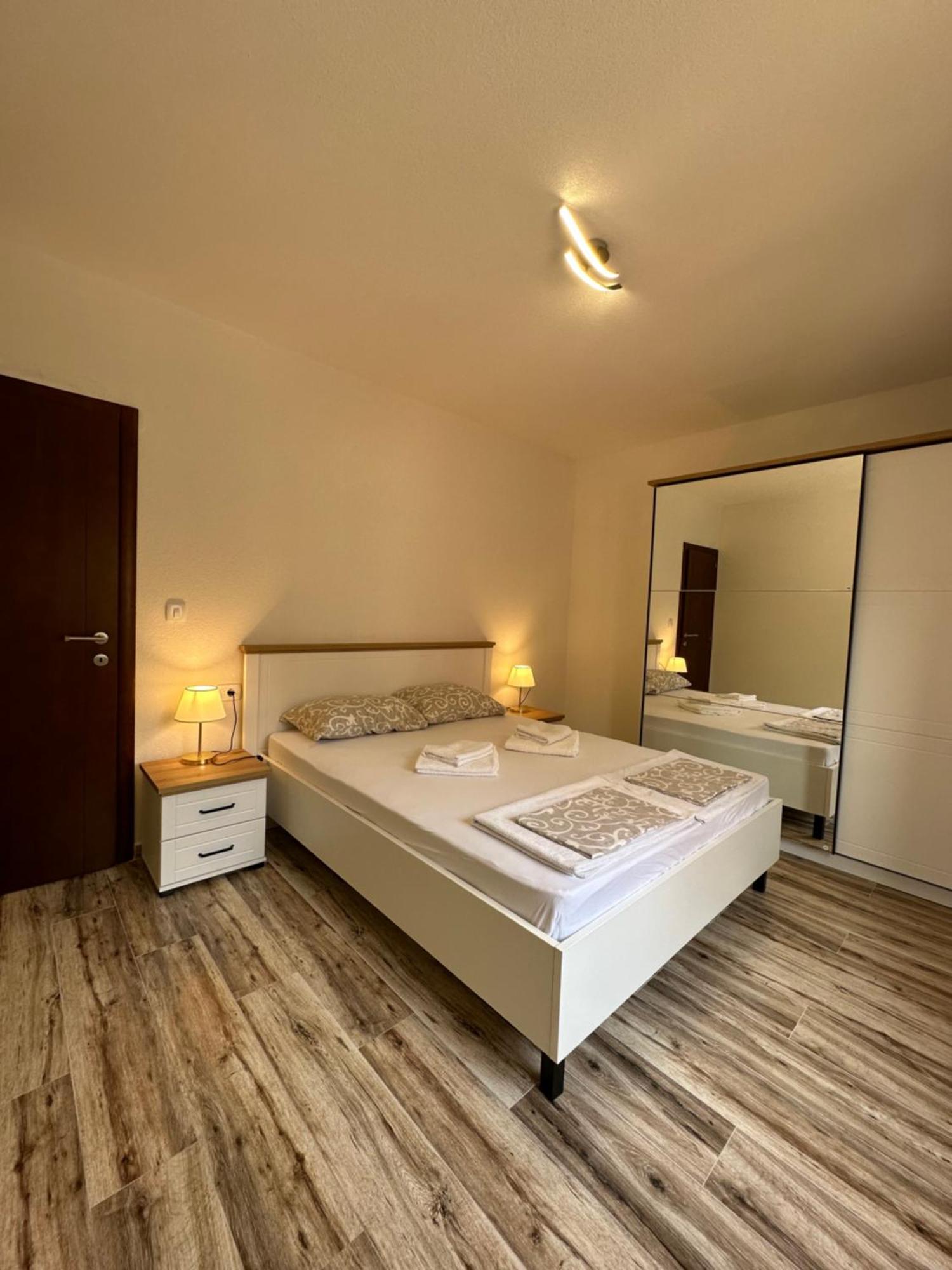 Sunny Apartment Kotor Eksteriør billede