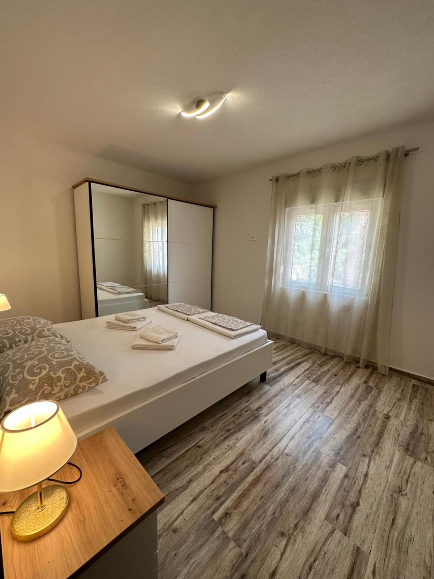 Sunny Apartment Kotor Eksteriør billede