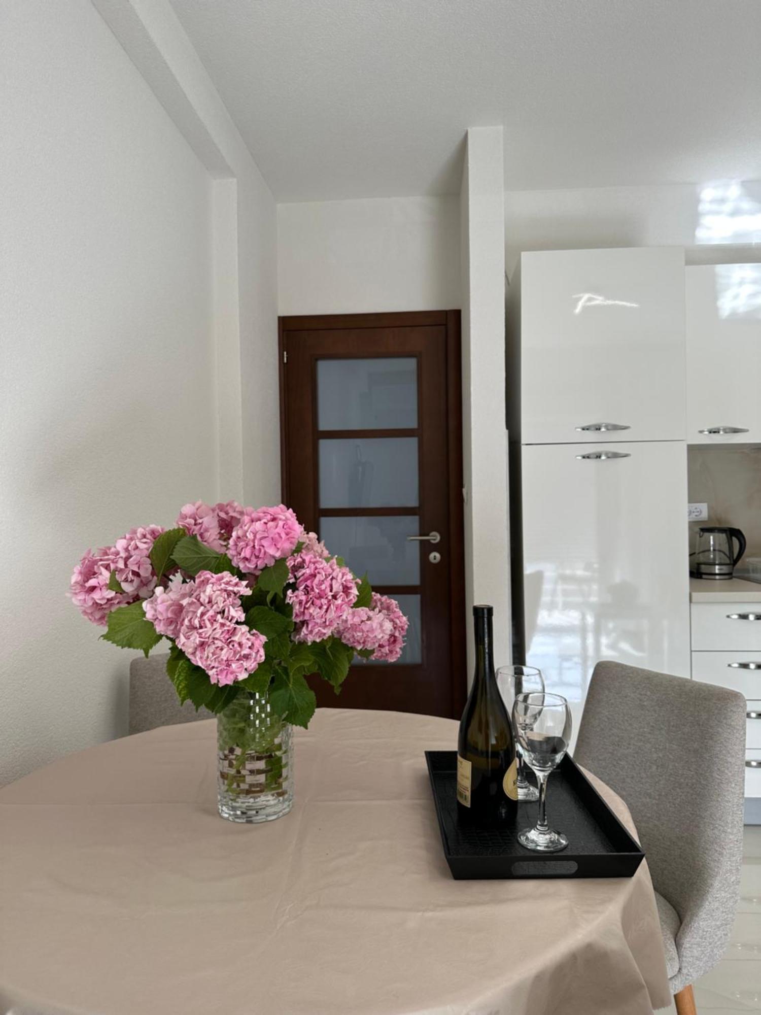 Sunny Apartment Kotor Eksteriør billede
