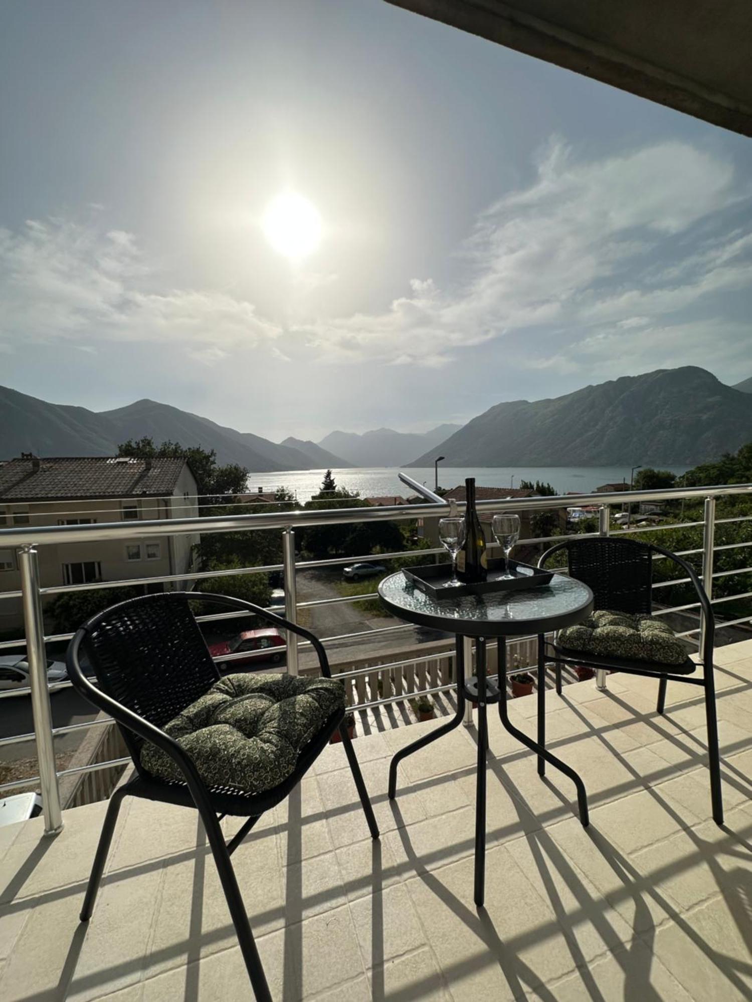 Sunny Apartment Kotor Eksteriør billede