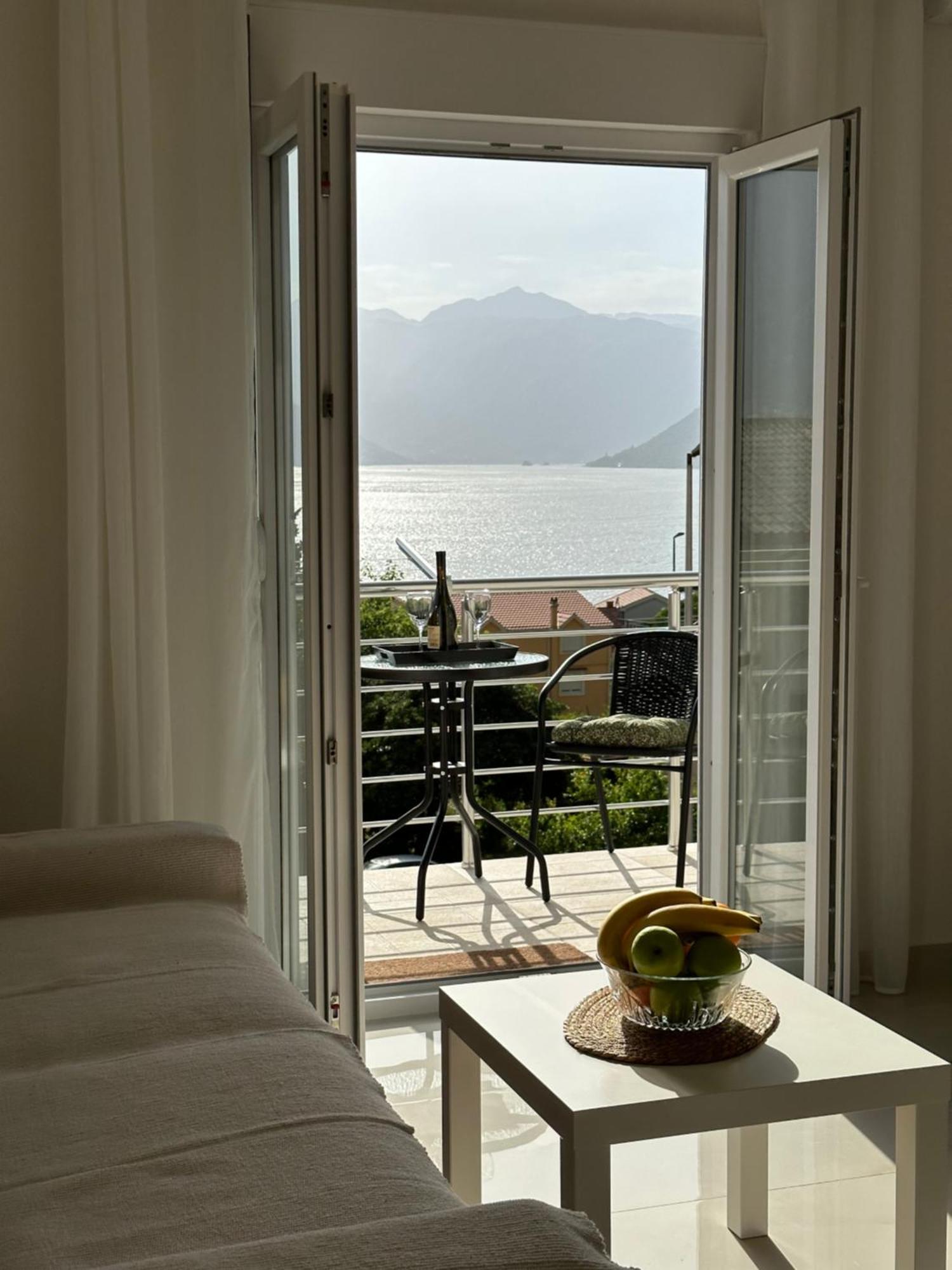 Sunny Apartment Kotor Eksteriør billede