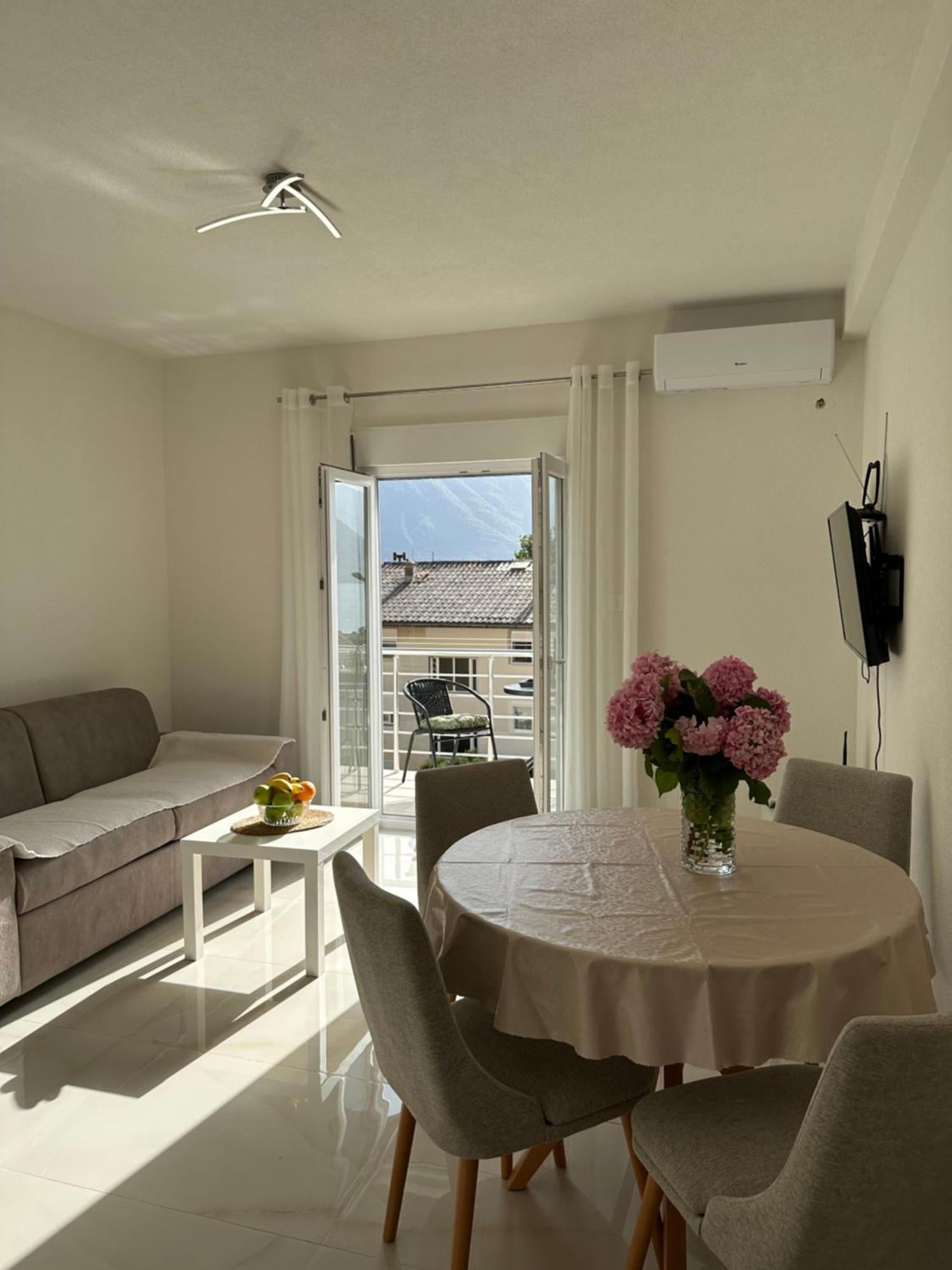 Sunny Apartment Kotor Eksteriør billede